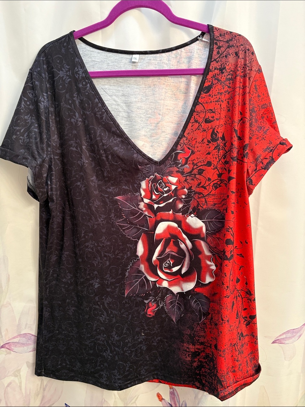 Women's V-Neck Rose Print Tee - Red & Black 2XL